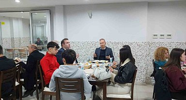 Köyceğiz'de öğrencilere iftar iyilik sofrasında diş kirası dağıtıldı