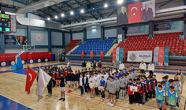 Küçükler basketbol grup müsabakaları başladı