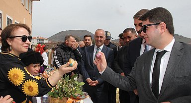 Kula'da nevruz bayramı kutlandı