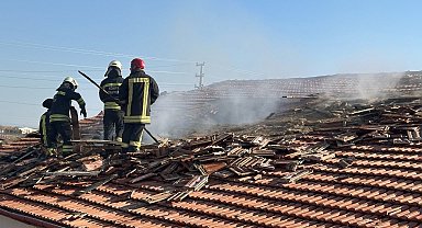 Kulu'da evin garajında yangın