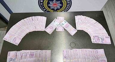 Kumar parasını polis ayakkabının içinde buldu