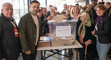 Kuşadalılar ön seçim için sandığa gitti