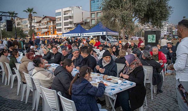 Kuşadası Belediyesi'nden Kadir Gecesi'nde 2 bin kişilik iftar yemeği