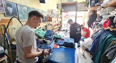 Kuşadası'nda berberler ve terziler sabaha kadar çalıştı