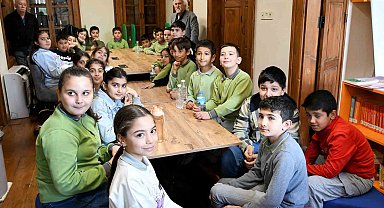 Kuşadası'nda çocuklar şiir yazmanın püf noktalarını öğrendi