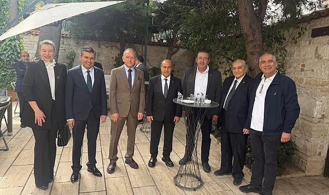Kuşadası'nda protokol bayramlaştı