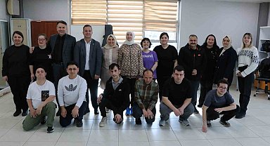Kusursuz gençler uluslararası dans yarışmasına hazırlanıyorlar