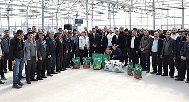 Kütahya Belediyesi'nden çiftçilere tohum desteği