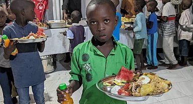 Kütahya Linyit Ortaokulu'ndan Tanzanya'daki yetimlere iftar
