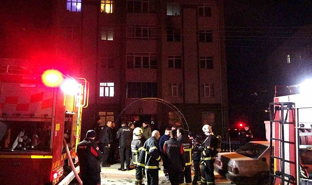 Kütahya'da apartman yangını: 6 kişi dumandan etkilendi