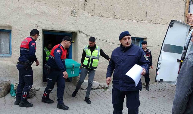 Kütahya'da cinayet: Eşini ve aralarında ilişki olduğunu iddia ettiği şahsı öldürdü