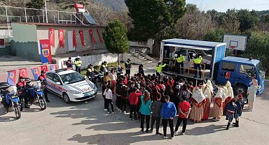 Kuyucak ve Buharkent'te öğrencilere emniyet kemerinin önemi anlatıldı
