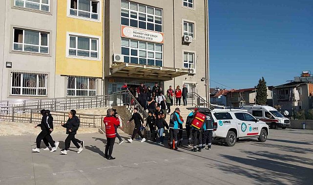Lise öğrencilerinden Deprem Haftasında gerçeği aratmayan tatbikat