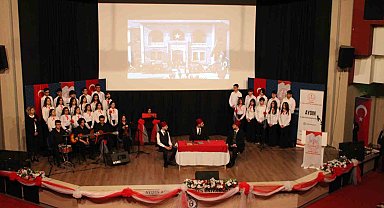 Lise öğrencilerinin gösterisi ayakta alkışlandı