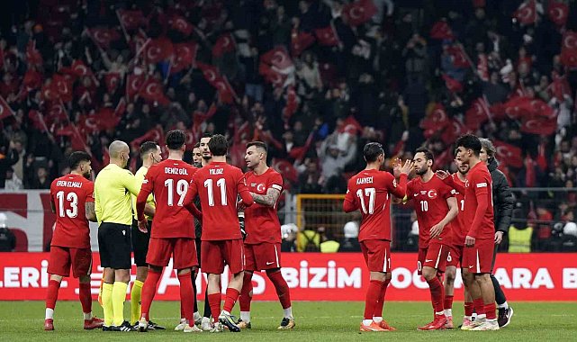 Maç sonu mililer büyük sevinç yaşadı