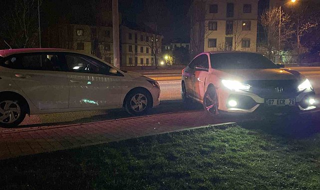 Maddi hasarla atlatılan kaza sonrası sürücüler arasında tartışma çıktı