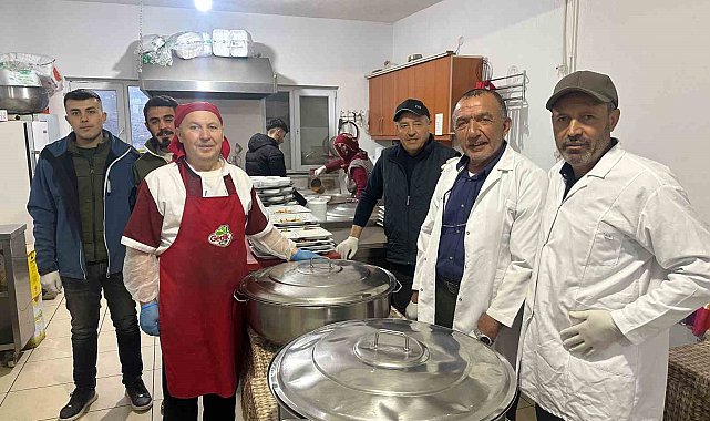 Mahallede 17 yıllık Ramazan geleneği