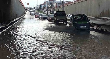 Malatya'da sağanak etkili oluyor: Yollar göle döndü
