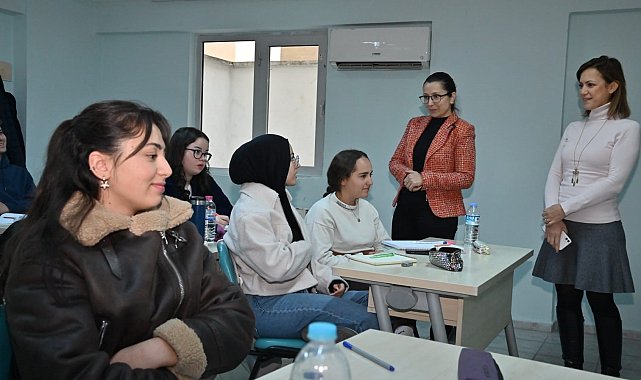 Manisa Büyükşehir Belediyesi'nden üniversite adaylarına kariyer rehberliği