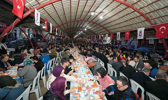 Manisa Büyükşehir'in Ramazan sofraları 146 bin 800 kişiye ulaştı