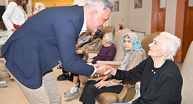 Manisa Büyükşehir'den huzurevi sakinlerine bayram ziyareti