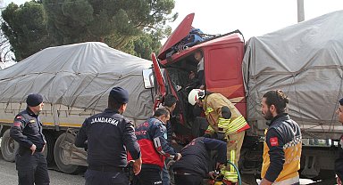 Manisa'da iki tır çarpıştı: 1 yaralı