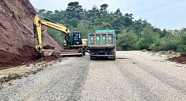 Manisa'da yol çalışmaları hız kesmeden sürüyor