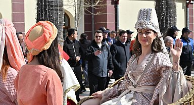 Manisa'da uluslararası festivali 'mesir karma' ile başladı