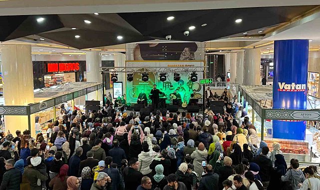 Mardian Mall'da manevi iftar ve Murat Belet ilahi konseri etkinliği