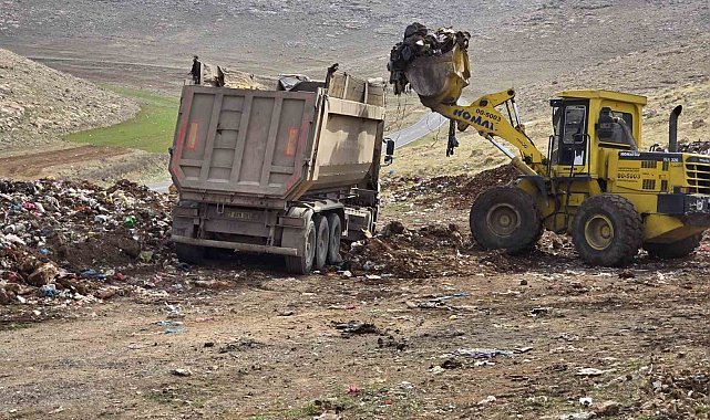 Mardin Büyükşehir Belediyesi, Nusaybin Belediyesinin yapmadığı çöp temizliğini üstlendi