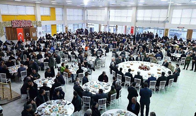Mardin'de bin 300 kişi iftarda buluştu