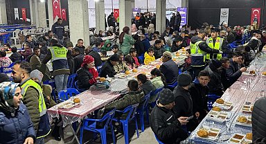 Mardin'de Ramazan bereketi iftar sofrasında paylaşıldı