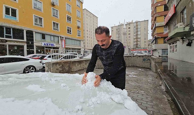 Mart karı Kayseri'yi beyaza bürüdü