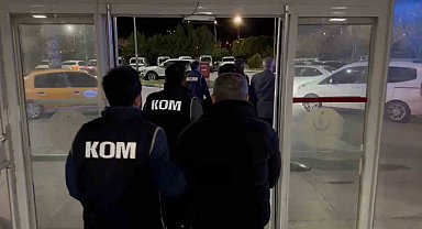 Matbaa kurup dolar basan şebeke çökertildi: 7 milyon 99 bin sahte dolar ele geçirildi