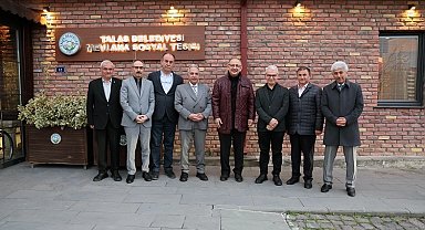 Mehmet Özhaseki İkram Sofrası'nda