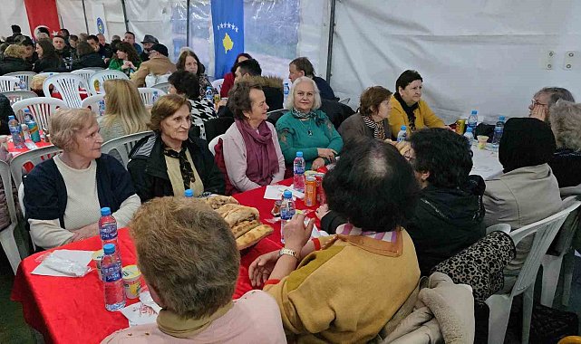 Mehmetçik Kosova'da iftar verdi