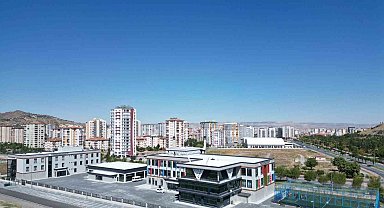 Melikgazi Belediyesi eğitim yatırımlarıyla takdir topluyor