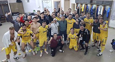 Menemen FK, taraftarının önünde dört dörtlük