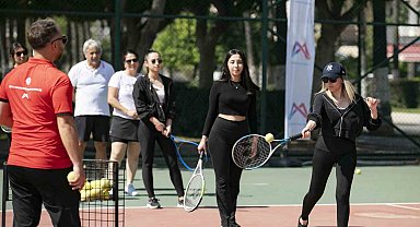 Mersin Büyükşehir Belediyesinden ücretsiz tenis kursu