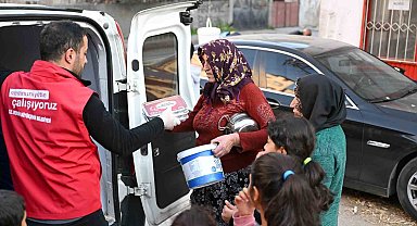 Mersin'de iftar yemekleri, ihtiyaç sahiplerinin sofralarına ulaşıyor