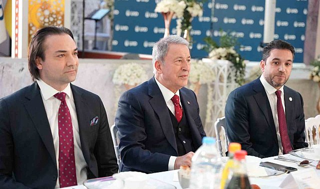 Milli Savunma Komisyonu Başkanı Akar, Köln'de iftar programına katıldı