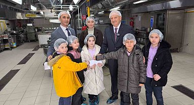 Minik öğrenciler harçlıklarını ihtiyaç sahipleri için bağışladı