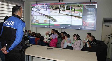 Minik öğrencilerden Emniyet Müdürlüğüne ziyaret