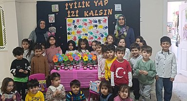 Minikler kumbaralarını Filistin için açtı