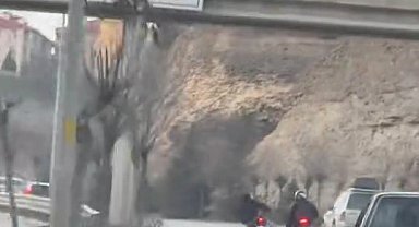 Motosikletlilerin tehlikeli yolculukları pes dedirtti
