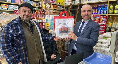Müftü Sebahattin Turan'dan esnafa Kur'an-ı Kerim hediyesi