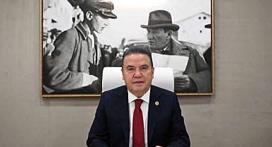 Muhittin Böcek'ten 8 Mart mesajı