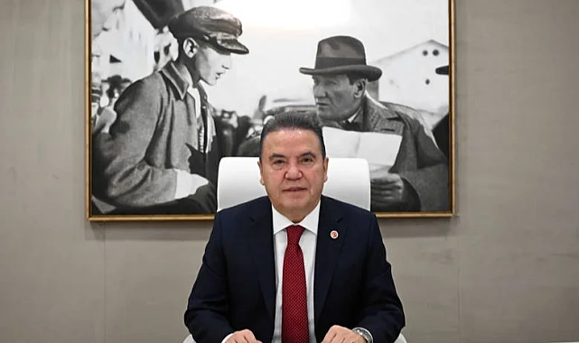 Muhittin Böcek'ten 8 Mart mesajı