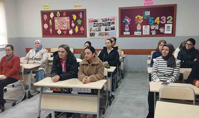 Muratlı'da Ebeveyn Okulu kursu açıldı