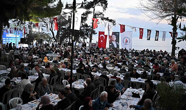 Muratpaşa'da şehit yakınları, gaziler ve aileleri için iftar verildi